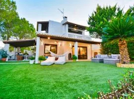 Villasonboard Dock Villa 3 Bed, 3 Bath, Canal, Greek Venice Porto Hydra