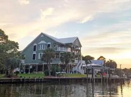 Chateau on Colony Cove