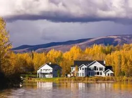 Lakeside Boathouse