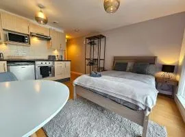 Modern studio apartment in Gunwharf