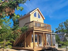 The Birch Plain Tower, &kappa;&alpha;&tau;ά&lambda;&upsilon;&mu;&alpha; &mu;&epsilon; &kappa;&omicron;&upsilon;&zeta;ί&nu;&alpha; &sigma;&epsilon; Englishtown