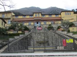 Hotel Al Palazzetto Set Fair，奧斯佩達勒托·達爾皮諾的飯店