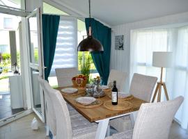 Modernes Ferienhaus direkt an der Nordsee, Hotel in Wesselburenerkoog