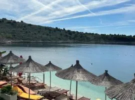 Villa Xhefri 2