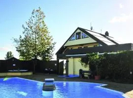 Holiday apartment by the swimming pool F 996