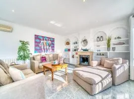 Bright Villa Near Beach & Golf