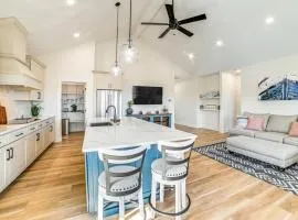 Lake View and Deck Group Getaway in Grand Rivers!