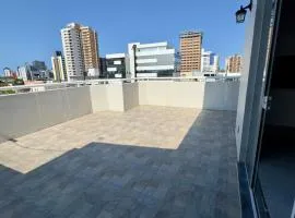 Cobertura duplex 3 quartos, centro, terraço e churrasqueira, ideal para família, acesso por escadas