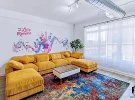 The Stallion #209 - Walk to Museums, Luxe Loft with free gated & covered parking