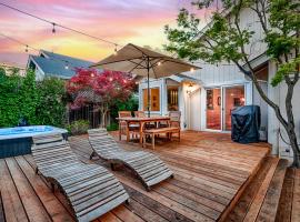 Spacious Oasis Hot Tub Backyard Garden 3BR/2BA, hotel in Sonoma