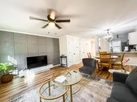 Perfectly located 2 en suite townhome in Raleigh
