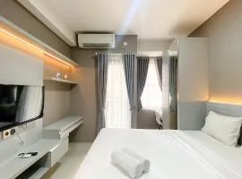 Modern Look Studio at Transpark Cibubur Apartment By Travelio