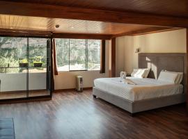 Hotel California Urubamba, ξενοδοχείο με υδρομασάζ σε Urubamba