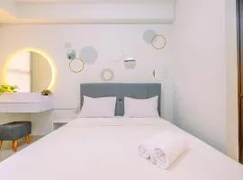 Modern Living and Nice Studio at Transpark Cibubur Apartment By Travelio