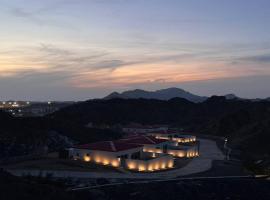 The Valley Villas, hotel in Sharīyah