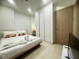 Ekamai 2 bed room