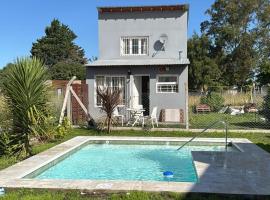 Complejo Santa Ana Miramar Buenos Aires, hotel in Miramar