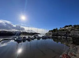 Apartment Porthmadog harbourside fantastic estuary views Ffestiniog Railway Great spot with parking