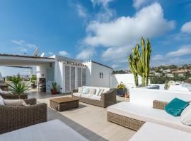 Casa Angela 3 Bedrooms Penthouse Apartment in La Quinta Golf Marbella, hotel en Benahavís