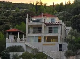 Villa HELENA