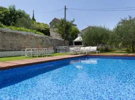Villa Joy with heated pool and foodbal