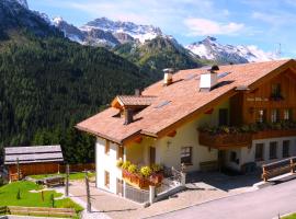Design Chalet Zirm - check-in at Olympia Hotel, hotel in Varda