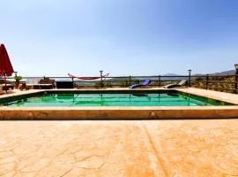 Casa rural con barbacoa y piscina