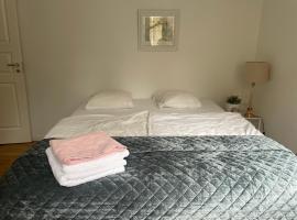 Rudbecksgatan BB, acomoda&ccedil;&atilde;o com cozinha em Eskilstuna