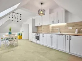 MAESTRA Bamboo Beach Luxury Apartment - FREE Parking
