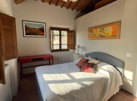 Stanza accogliente e ricercata, hotel v destinaci Quiesa