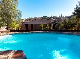 Opening Doors Stone House Pool and Nature close to Barcelona!