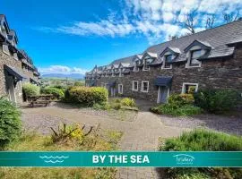 Dingle Courtyard Cottages 2 Bed Sleeps 4 by Trident Holiday Homes
