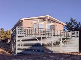 Mins to Beach Hot Tub Outdoor Projector BBQ Grill