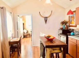 Charming Garden Cottage, ξενοδοχείο σε Eugene