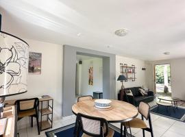 Maison dans parc priv&eacute;, sports et loisirs proche golf du Coudray Montceaux