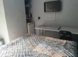 Altaya's Private Budget Room