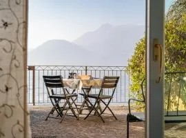 Il Glicine sul Lago - Wisteria on the lake