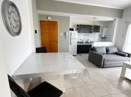 Departamento zafiro con cochera a 100mts del Shopping y el Puerto