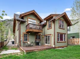 Cozy Spacious Mountain Home Close To Everything، فندق في Minturn