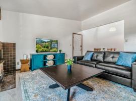Modern Vacation Condo Across from Beaver Creek Ski, hotel di Avon