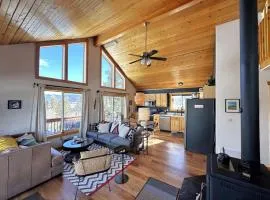 Rocky Mt Cabin 2bed loft Hot Tub Amazing Views