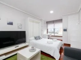 Estudio moderno con parking by CABANA Rentals