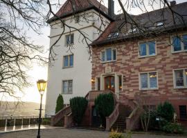 Eventlocation & Hotel Schloss Neuburg, hotel v destinaci Obrigheim