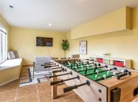 Spacious & Serene 6-Br Family Retreat in Kirkland