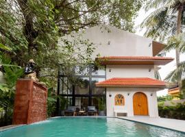 6BR Luxe Villa with Pool Near Beach, hotel di Candolim