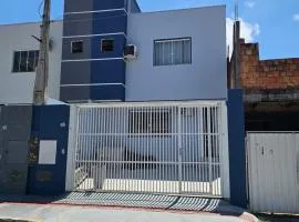 Casa Grande com Churrasqueira e Vaga para 2 carros