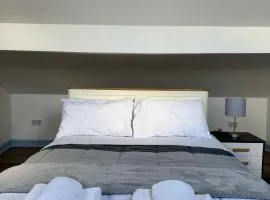 Near Birmingham - Stylish Loft - Free Parking