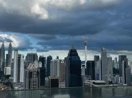 Stay at Regalia KLCC View Sky Pool