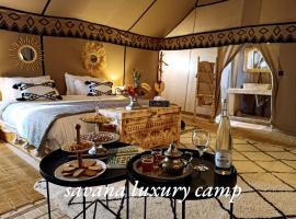 Savanna dunes luxury camp, hotel v destinaci Merzouga