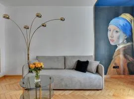 Apartment Mariacka Girl with a Pearl by TriApart